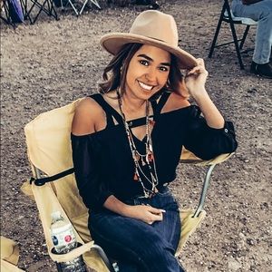 Meet your Posher, Jasmine